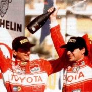 Carlos Sainz e Luis Moya festeggiano il Rally di Sanremo 1990
